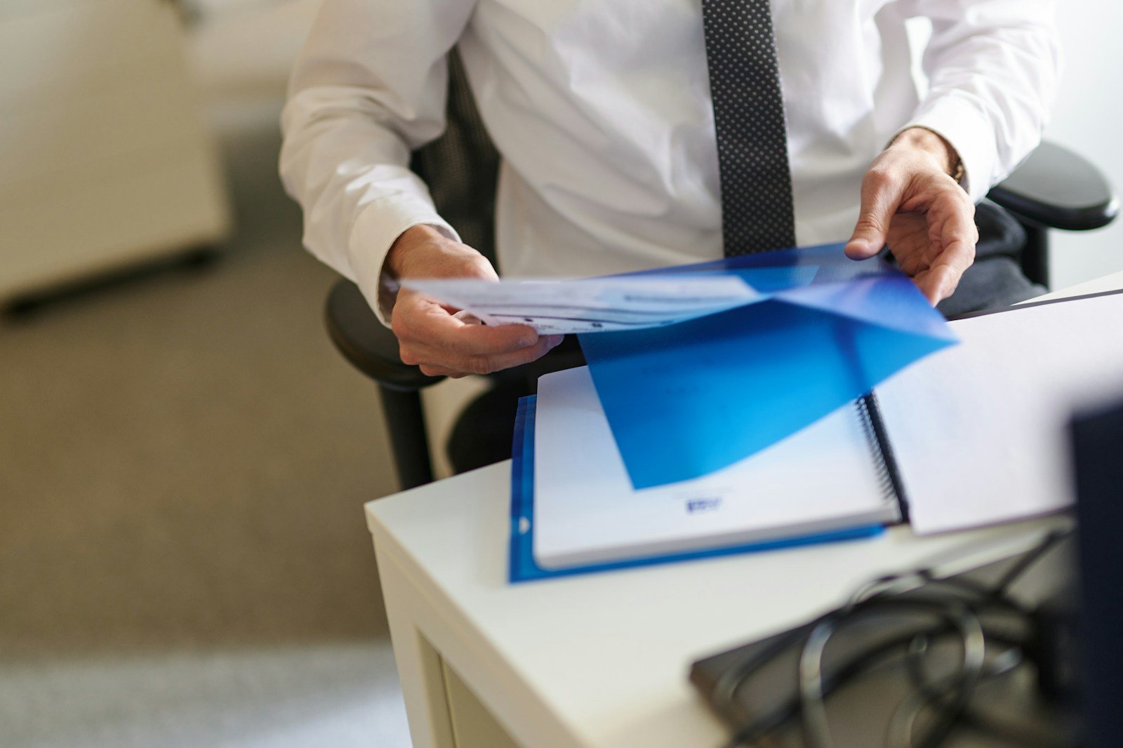 From Angels to Giants: Understanding the Crucial Differences Between Angel Investors and Venture Capitalists